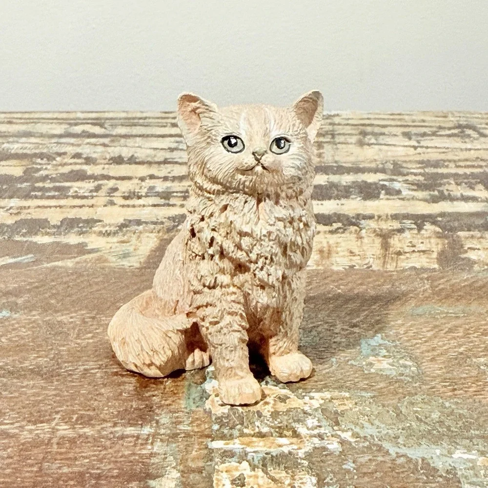 Russ Berrie‎ & Company Vintage Tan Cat Kitten Feline Green Eyes Resin Figurine